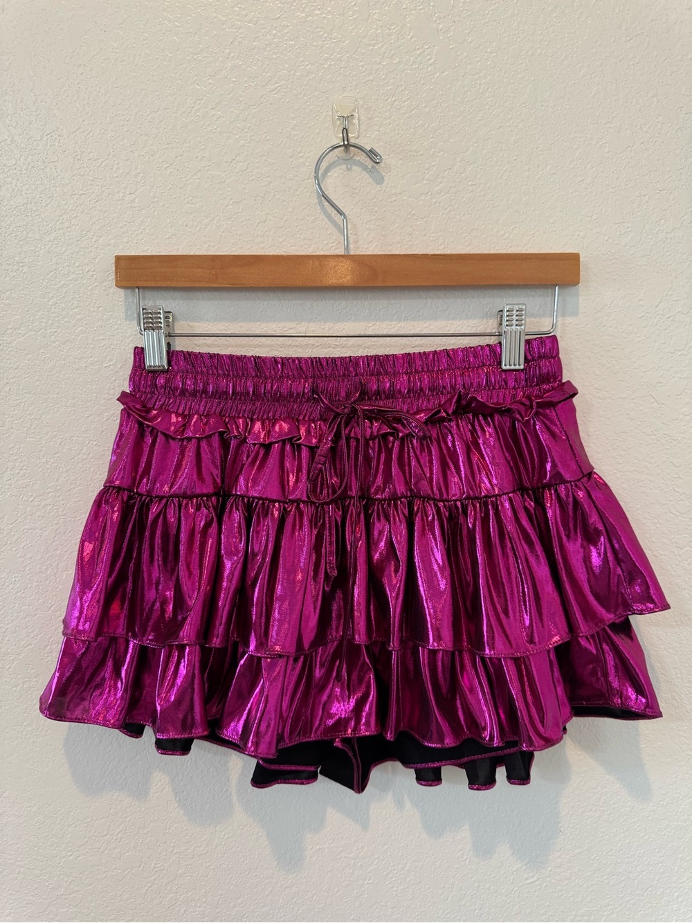 Day + Moon | Metallic Fuchsia Tiered Ruffle Skort